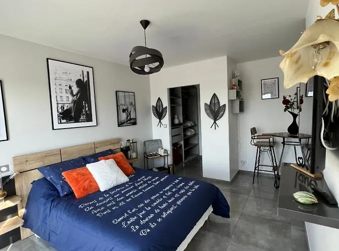 Bed & Breakfast Eclipse Rochelongue 3*